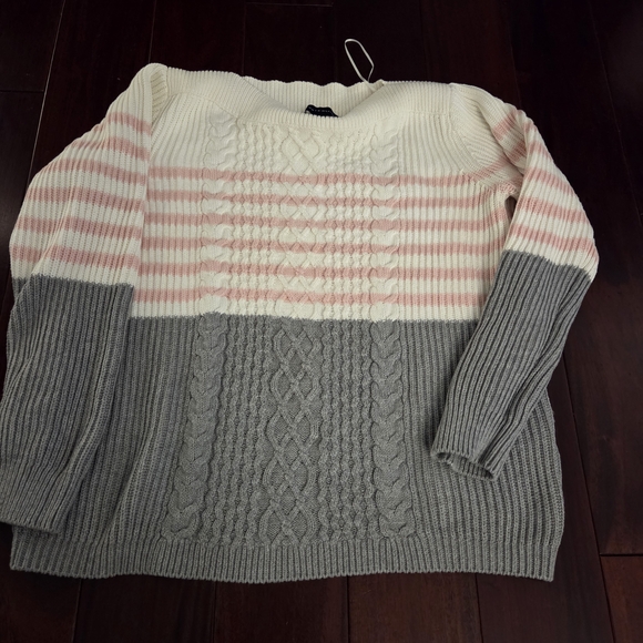 Tommy Hilfiger Sweaters - Tommy Hilfiger Cream and Gray Striped Sweater